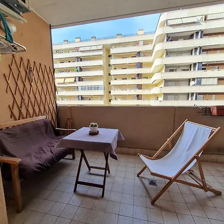 Cozy Flat In روما